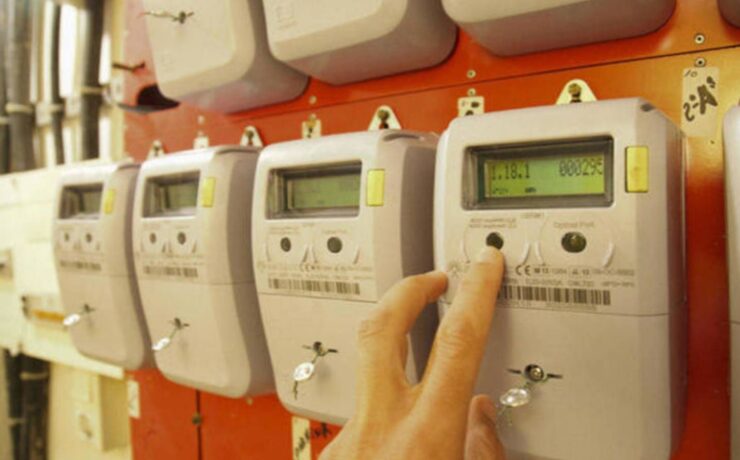 ¿Por qué no puedo cortar la luz a un okupa? - Serviokupas cortar la luz a un okupa