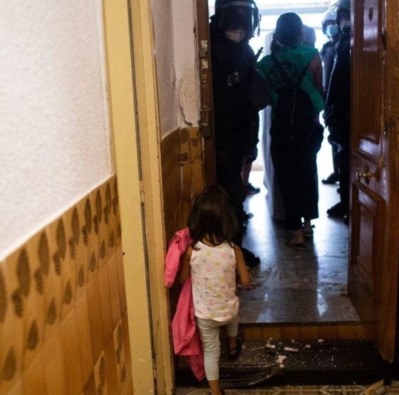 desalojo de okupas con menores