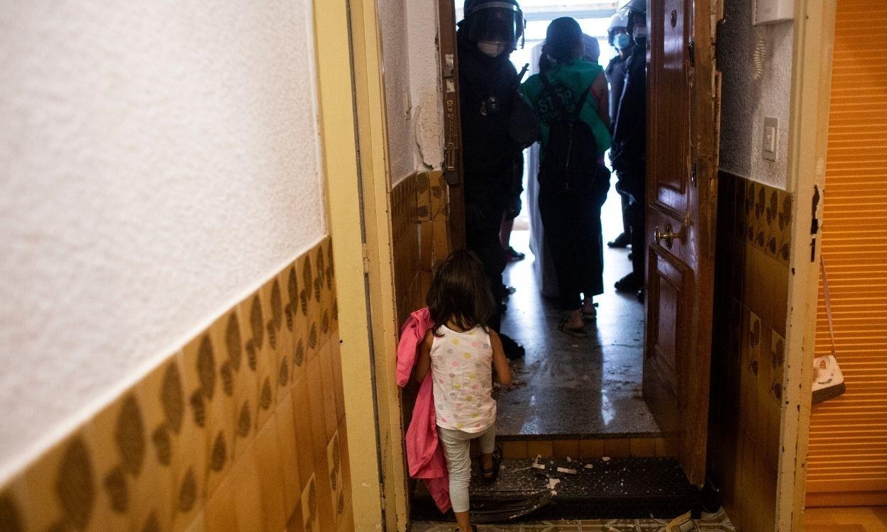 desalojo de okupas con menores