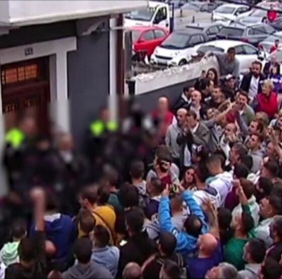 vecinos luchan contra la ocupación